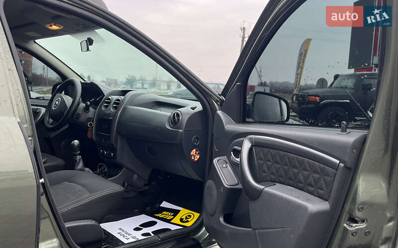 Позашляховик / Кросовер Dacia Duster 2014 в Мукачевому