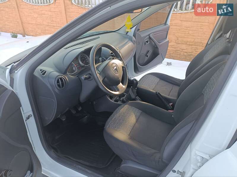 Позашляховик / Кросовер Dacia Duster 2013 в Дубні