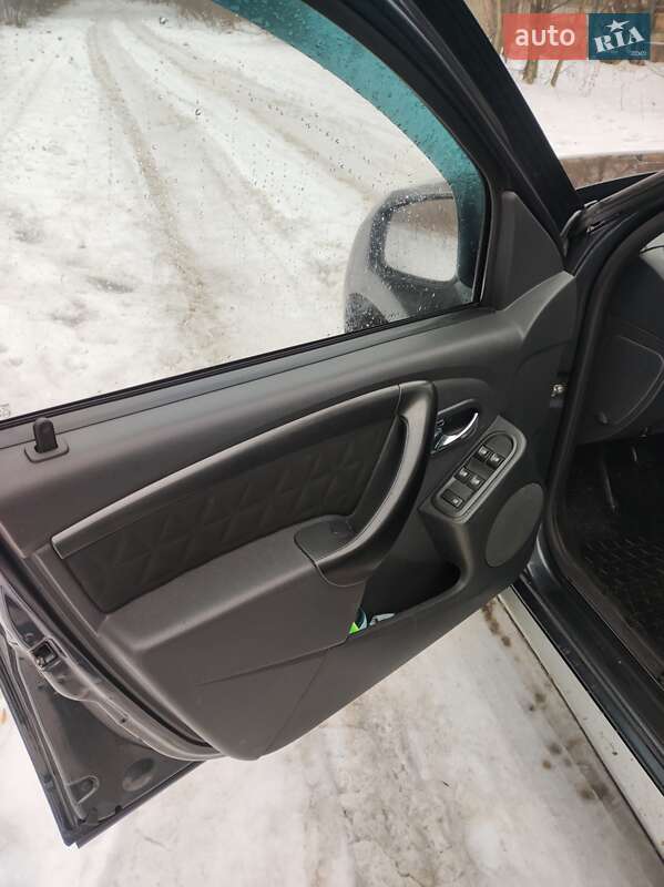 Позашляховик / Кросовер Dacia Duster 2015 в Харкові фото 12 Позашляховик / Кросовер Dacia Duster 2015 в Харкові