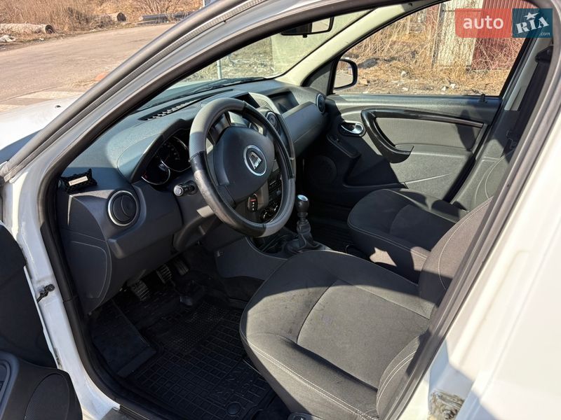 Позашляховик / Кросовер Dacia Duster 2015 в Києві