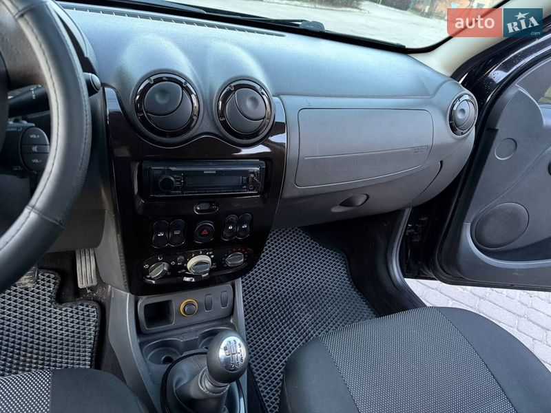 Позашляховик / Кросовер Dacia Duster 2010 в Гадячі