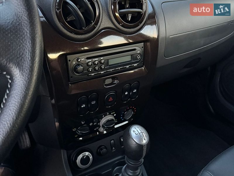 Внедорожник / Кроссовер Dacia Duster 2012 в Великой Багачке