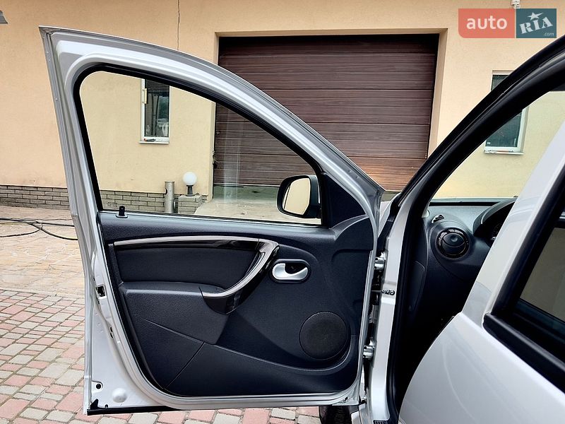 Внедорожник / Кроссовер Dacia Duster 2012 в Хороле фото 47 Внедорожник / Кроссовер Dacia Duster 2012 в Хороле