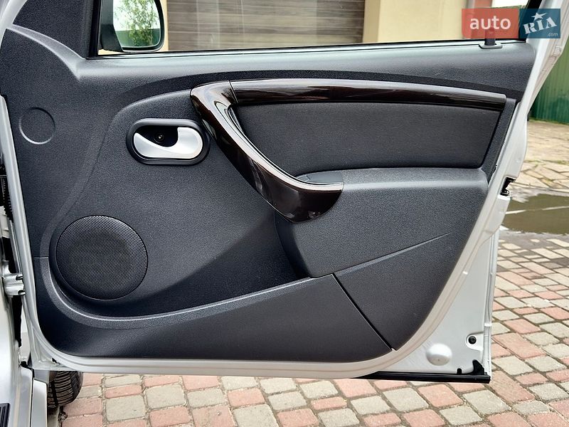 Внедорожник / Кроссовер Dacia Duster 2012 в Хороле фото 56 Внедорожник / Кроссовер Dacia Duster 2012 в Хороле