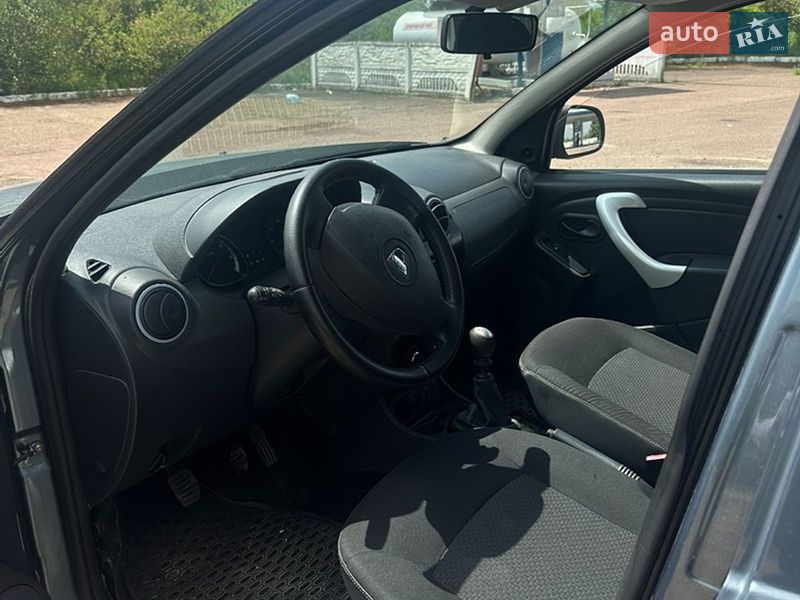 Внедорожник / Кроссовер Dacia Duster 2012 в Надворной