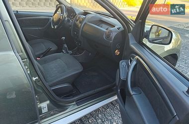 Позашляховик / Кросовер Dacia Duster 2015 в Мені