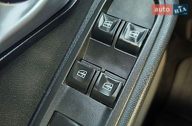 Позашляховик / Кросовер Dacia Duster 2015 в Мені