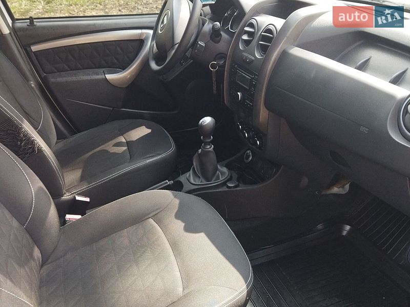 Позашляховик / Кросовер Dacia Duster 2014 в Дубні фото 14 Позашляховик / Кросовер Dacia Duster 2014 в Дубні