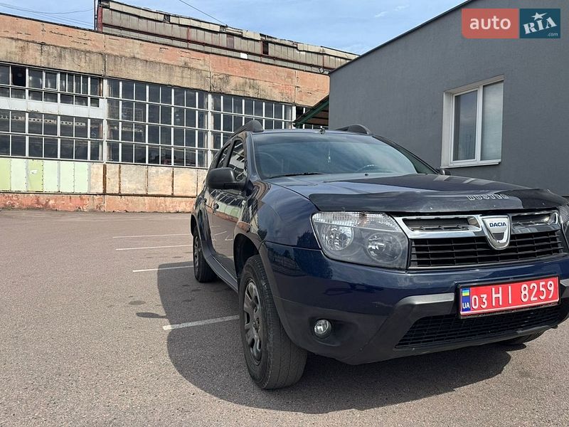 Позашляховик / Кросовер Dacia Duster 2011 в Кам'янському