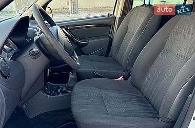 Позашляховик / Кросовер Dacia Duster 2011 в Луцьку