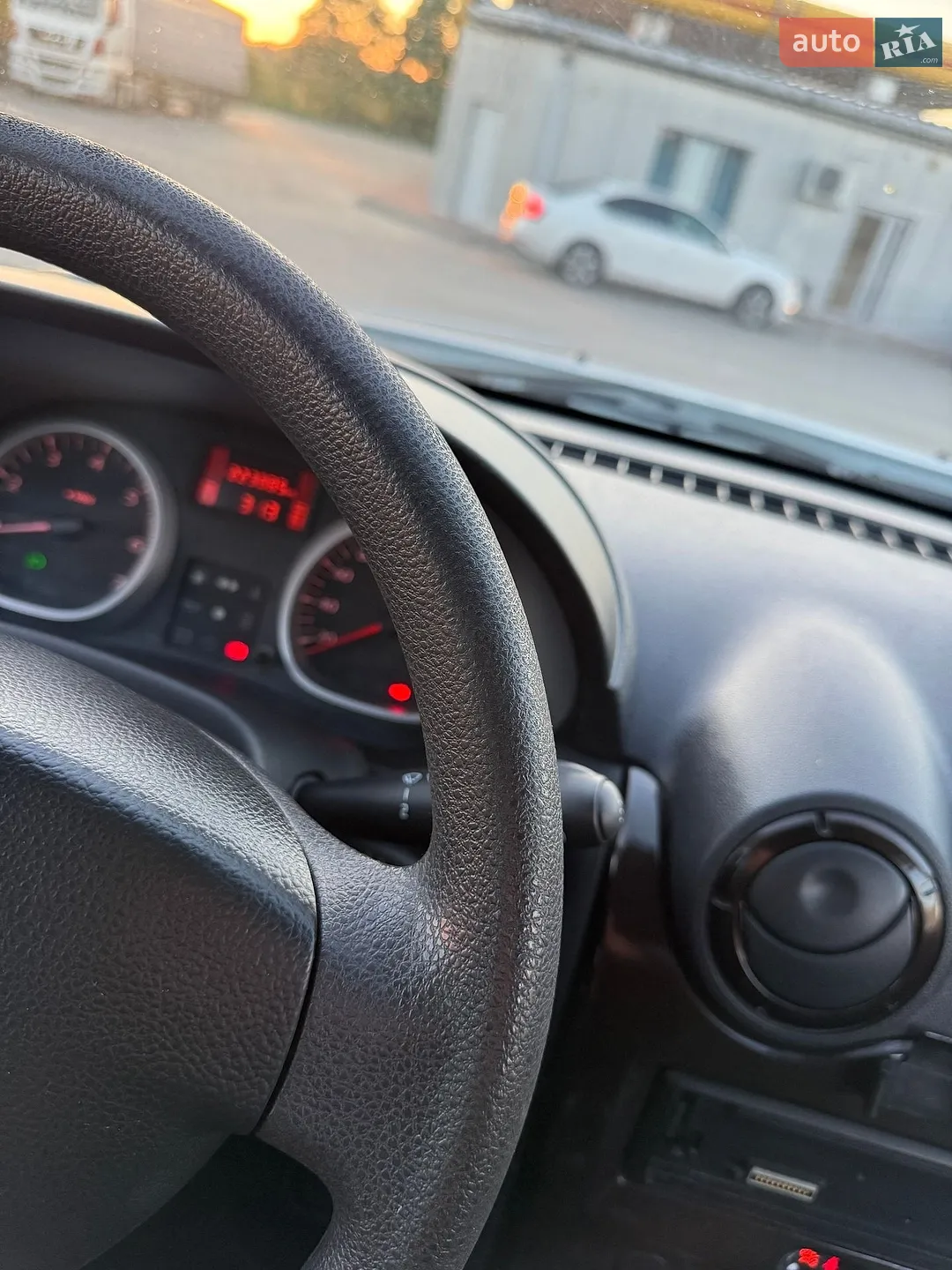 2011 Dacia Duster - мініатюра 32