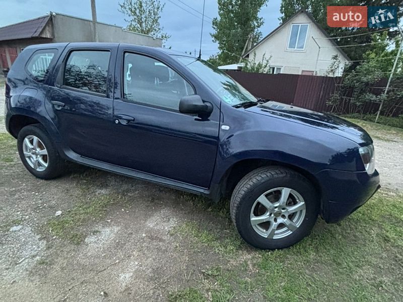 Позашляховик / Кросовер Dacia Duster 2014 в Сараті