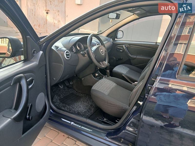 Позашляховик / Кросовер Dacia Duster 2010 в Чорткові