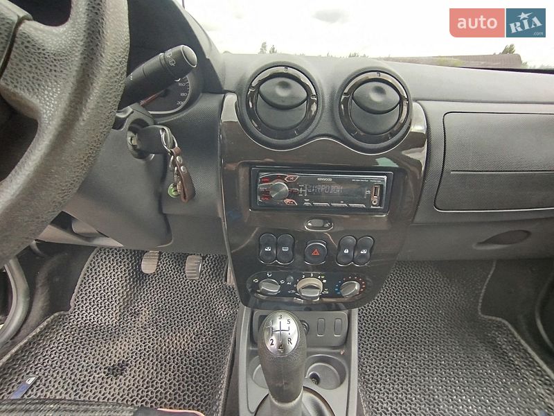 Позашляховик / Кросовер Dacia Duster 2011 в Літині