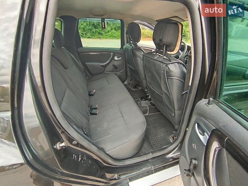 Позашляховик / Кросовер Dacia Duster 2011 в Літині
