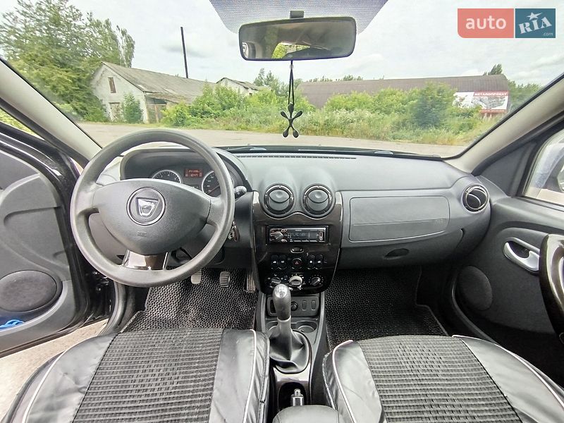 Позашляховик / Кросовер Dacia Duster 2011 в Літині