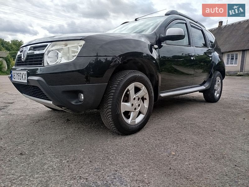 Позашляховик / Кросовер Dacia Duster 2011 в Літині