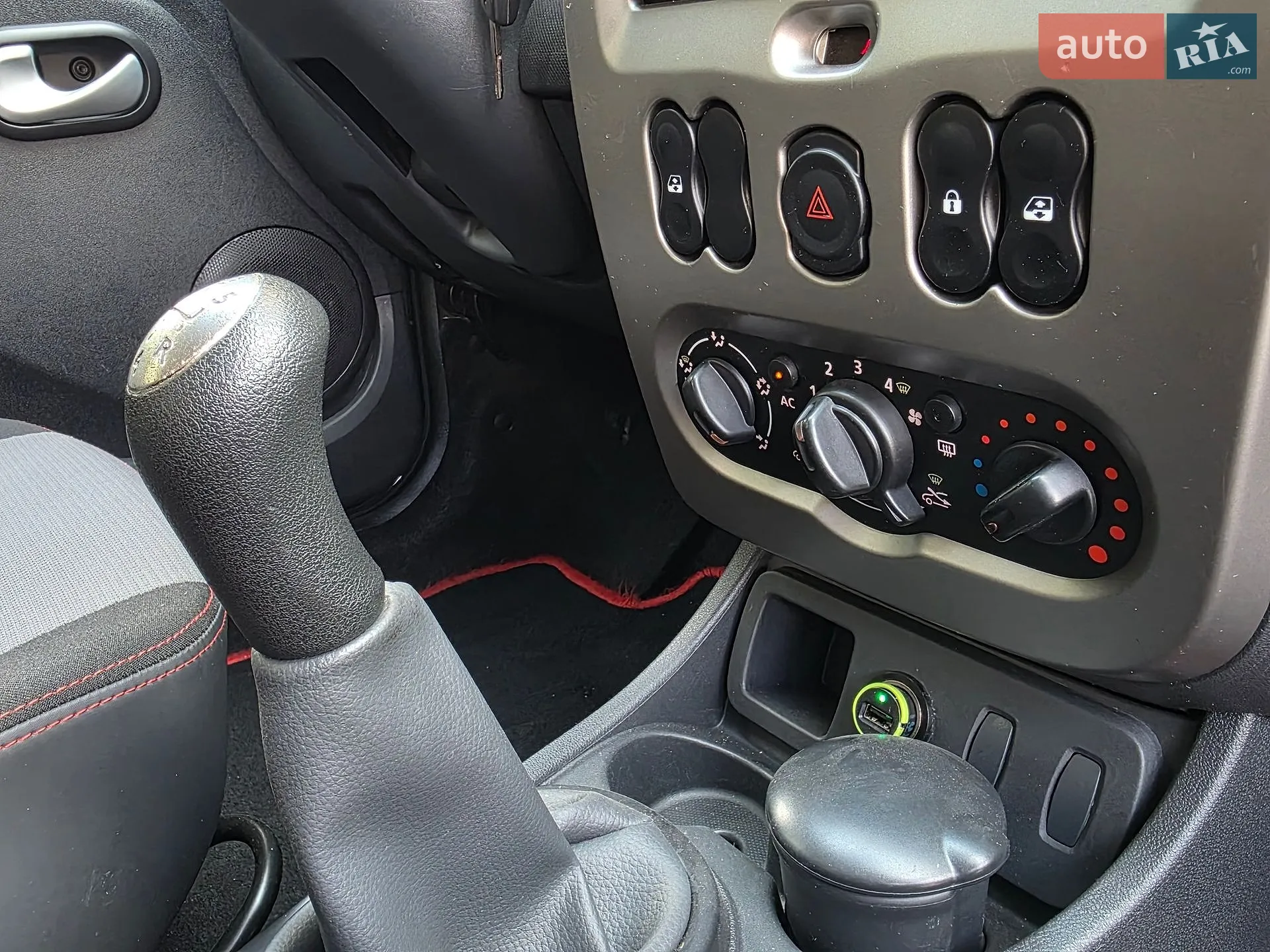 2014 Dacia Duster - мініатюра 40