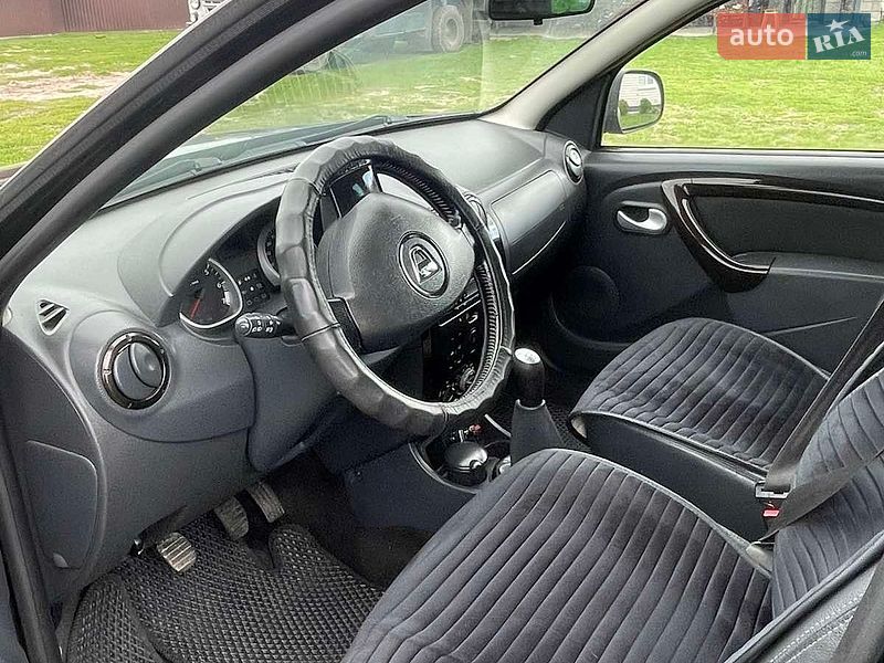 Позашляховик / Кросовер Dacia Duster 2012 в Ратному