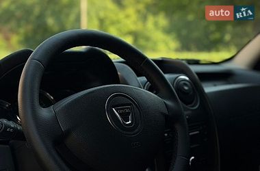 Позашляховик / Кросовер Dacia Duster 2016 в Бурштині