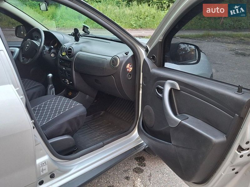 Внедорожник / Кроссовер Dacia Duster 2010 в Чернигове