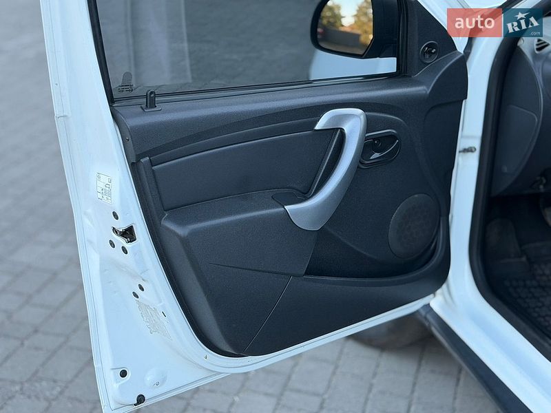 Внедорожник / Кроссовер Dacia Duster 2011 в Сарнах