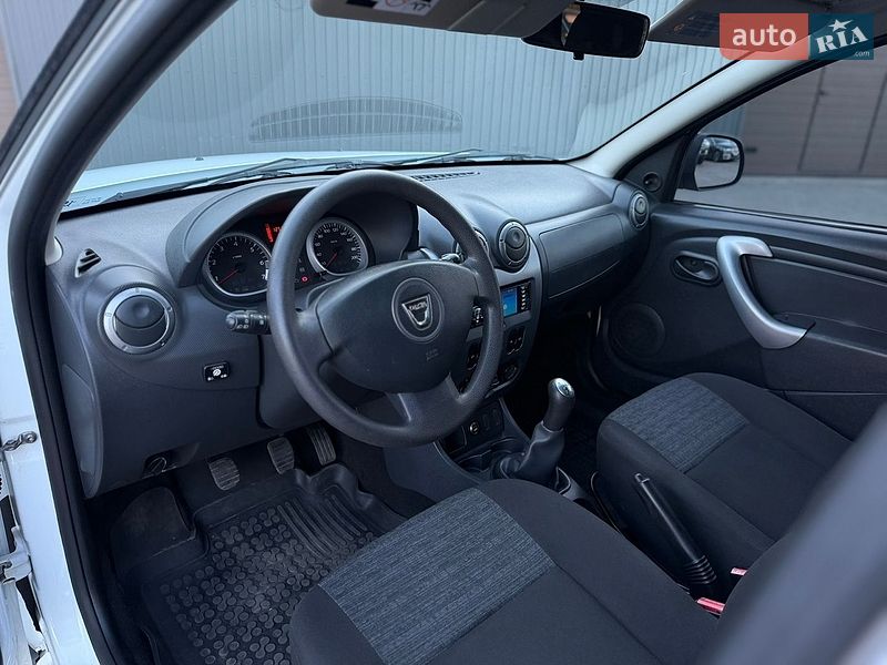 Внедорожник / Кроссовер Dacia Duster 2011 в Сарнах