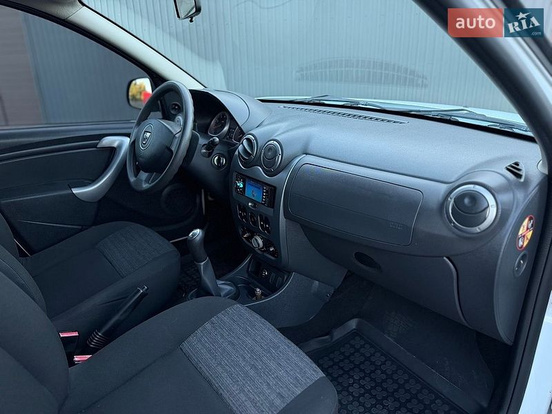 Внедорожник / Кроссовер Dacia Duster 2011 в Сарнах