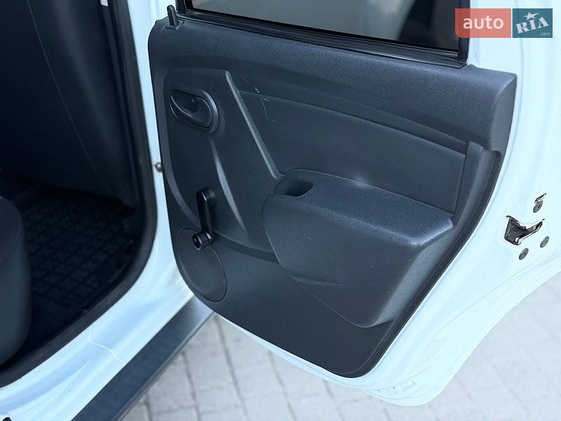 Внедорожник / Кроссовер Dacia Duster 2011 в Сарнах