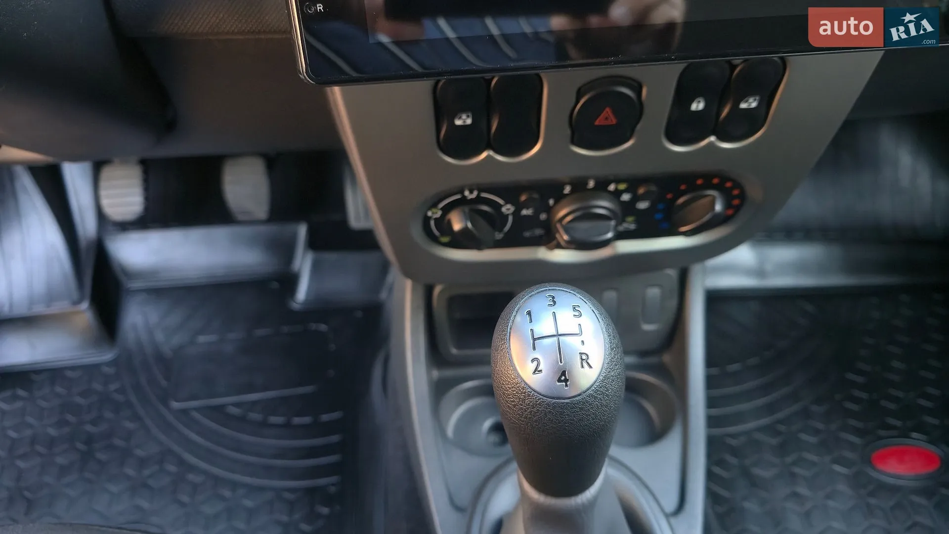 2013 Dacia Duster - мініатюра 15