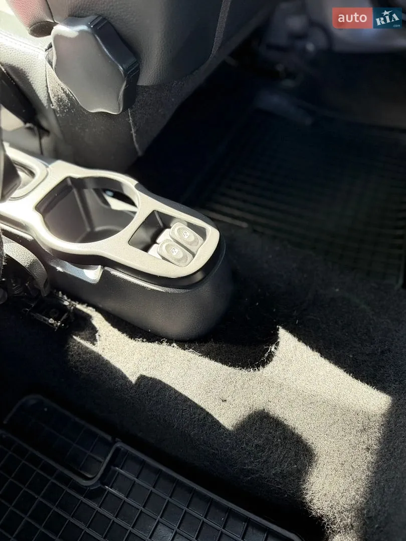 2013 Dacia Duster - мініатюра 11