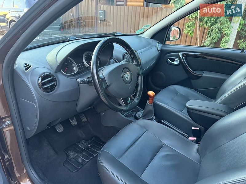 Внедорожник / Кроссовер Dacia Duster 2011 в Ахтырке