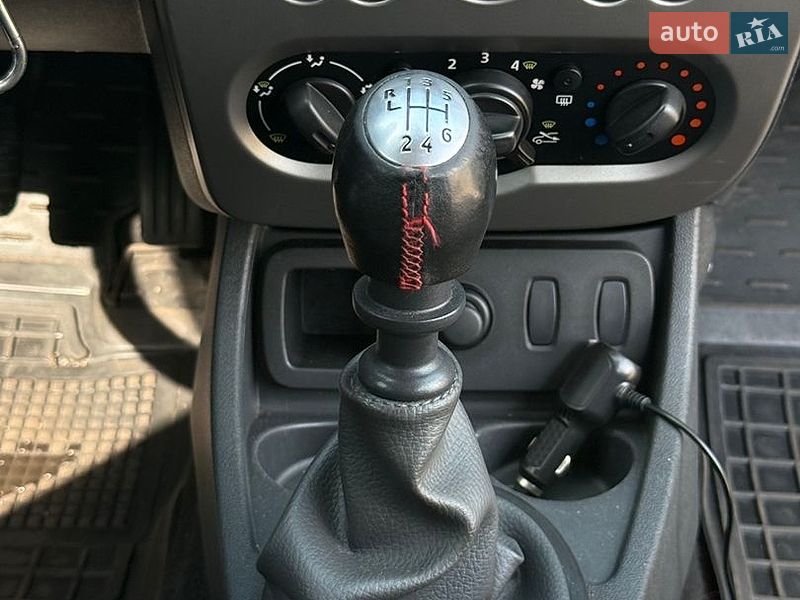 Позашляховик / Кросовер Dacia Duster 2012 в Кривому Розі