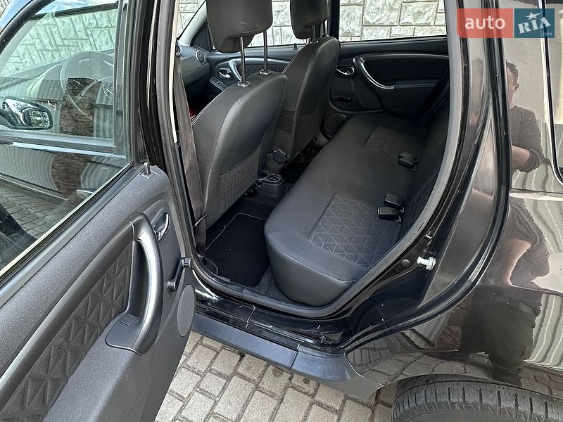 Позашляховик / Кросовер Dacia Duster 2014 в Луцьку