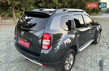 Позашляховик / Кросовер Dacia Duster 2014 в Дубні