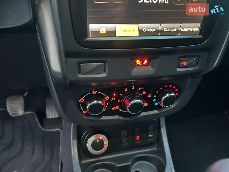 Позашляховик / Кросовер Dacia Duster 2014 в Дубні