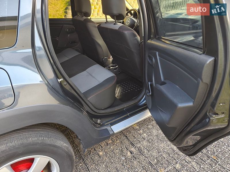 Внедорожник / Кроссовер Dacia Duster 2014 в Мене