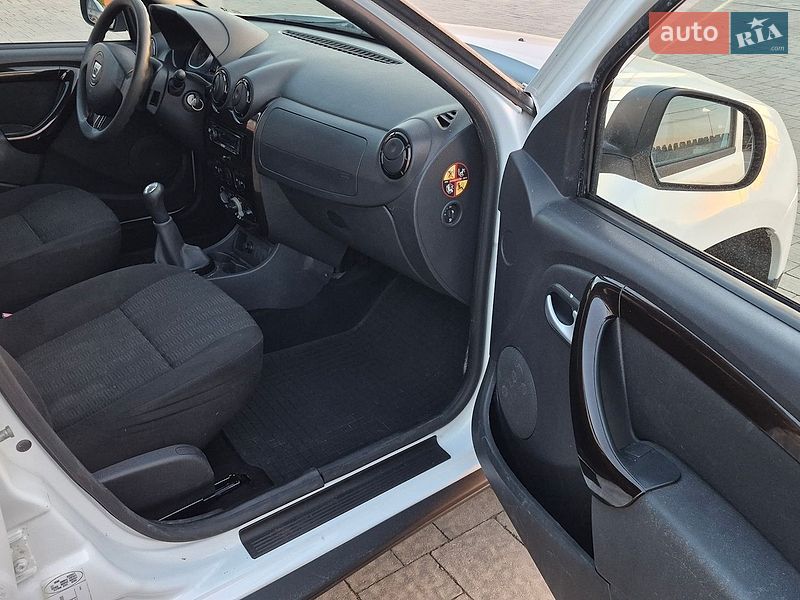 Внедорожник / Кроссовер Dacia Duster 2012 в Калуше