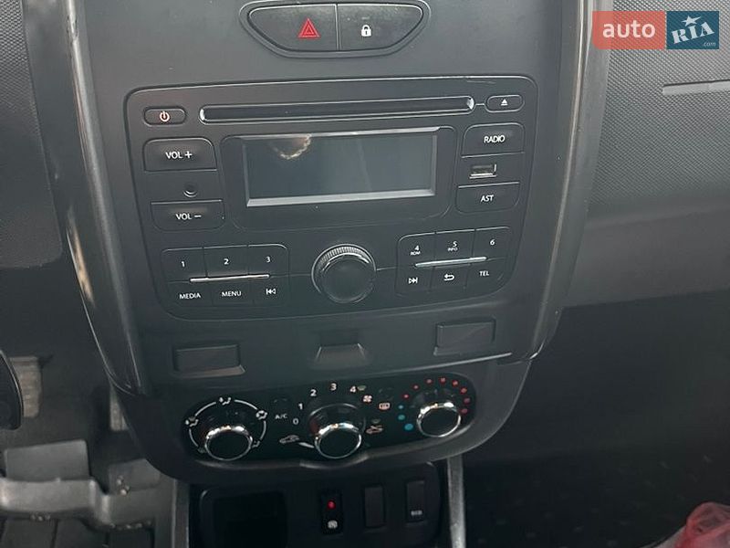 Внедорожник / Кроссовер Dacia Duster 2015 в Софиевской Борщаговке
