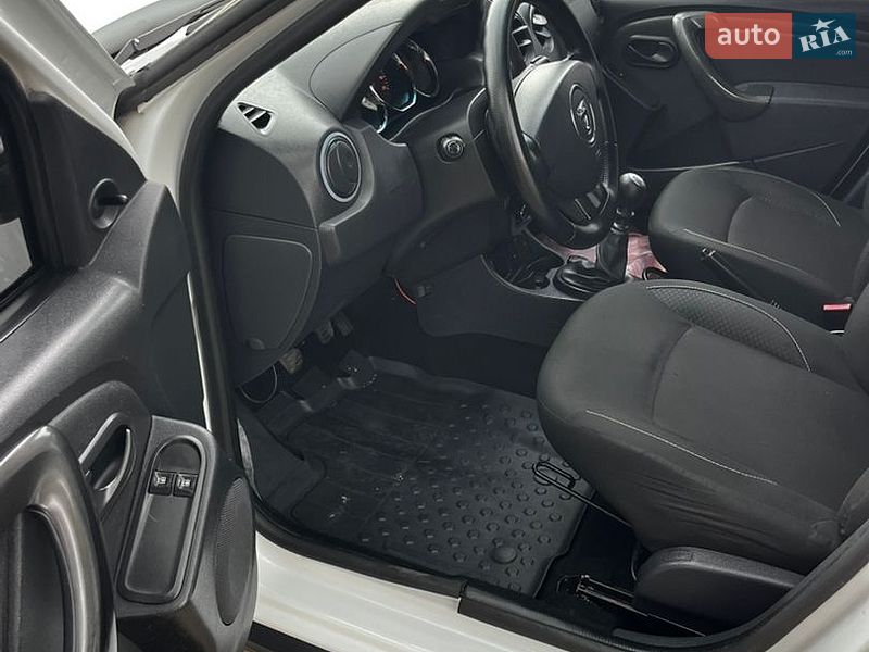 Внедорожник / Кроссовер Dacia Duster 2015 в Софиевской Борщаговке