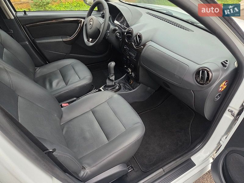Внедорожник / Кроссовер Dacia Duster 2011 в Каменском