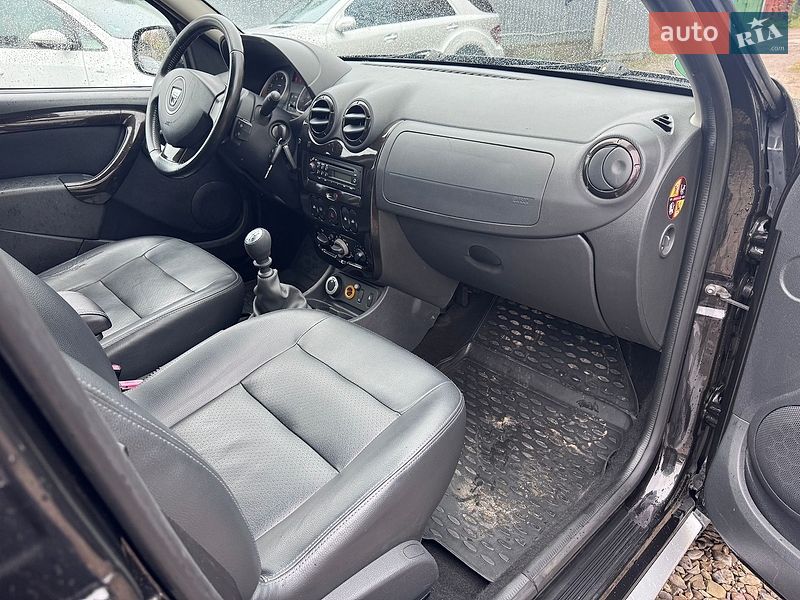 Позашляховик / Кросовер Dacia Duster 2010 в Стрию