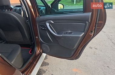 Позашляховик / Кросовер Dacia Duster 2015 в Новоархангельську