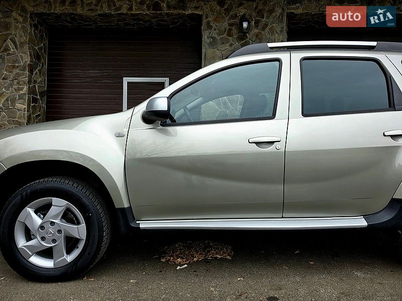 Позашляховик / Кросовер Dacia Duster 2011 в Луцьку
