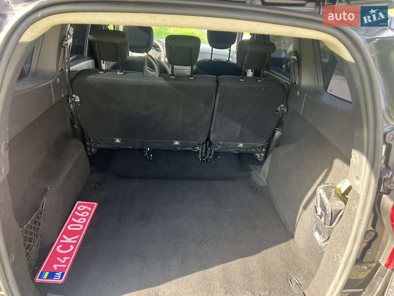 Минивэн Dacia Lodgy Stepway 2016 в Стрые фото 79 Минивэн Dacia Lodgy Stepway 2016 в Стрые