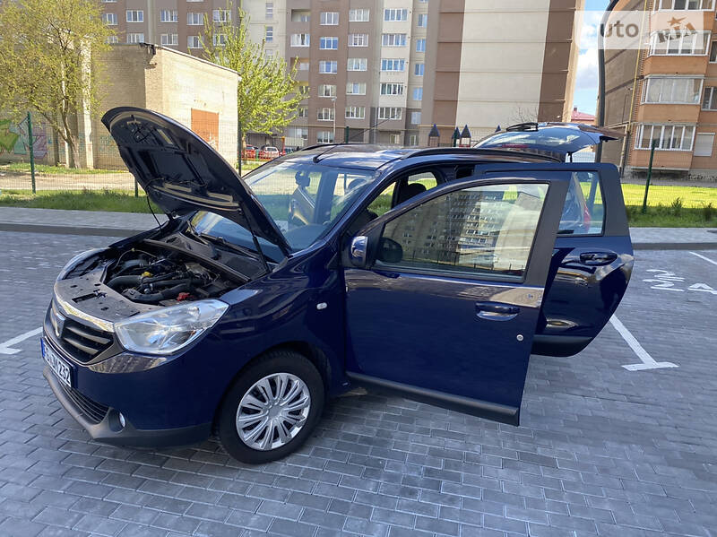Мінівен Dacia Lodgy 2013 в Луцьку