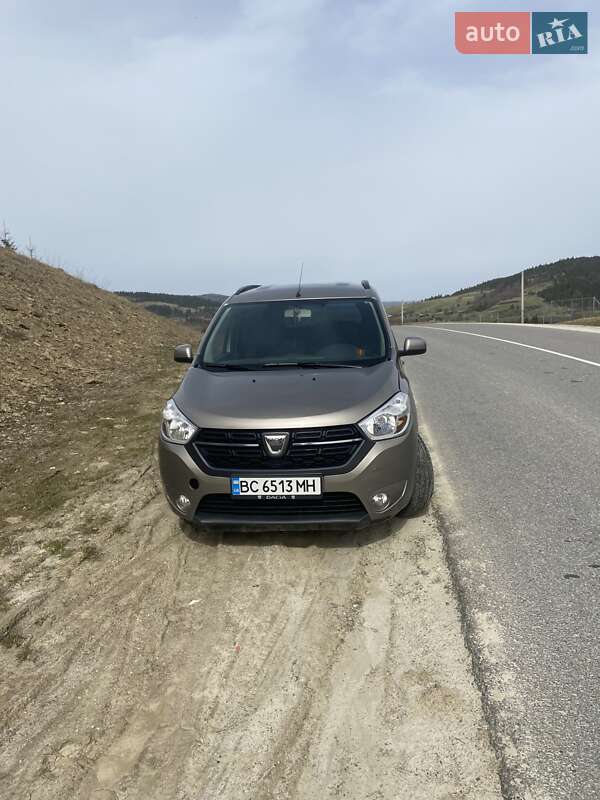 Dacia Lodgy 2012