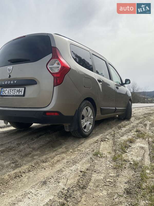 Мінівен Dacia Lodgy 2012 в Львові
