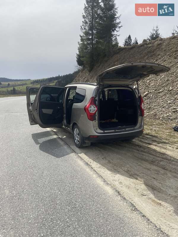 Мінівен Dacia Lodgy 2012 в Львові