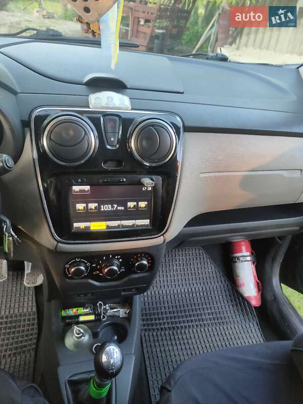 Мінівен Dacia Lodgy 2012 в Львові